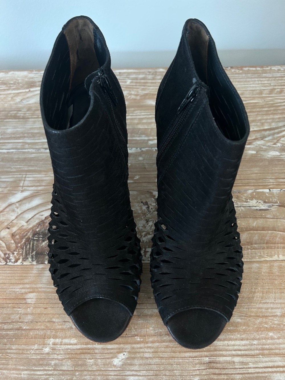 NWOB Paul Green Tracey Cutout Black Suede Ankle Booties - Size 9.5